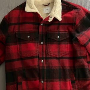 L Old navy plaid Sherpa lined jacket